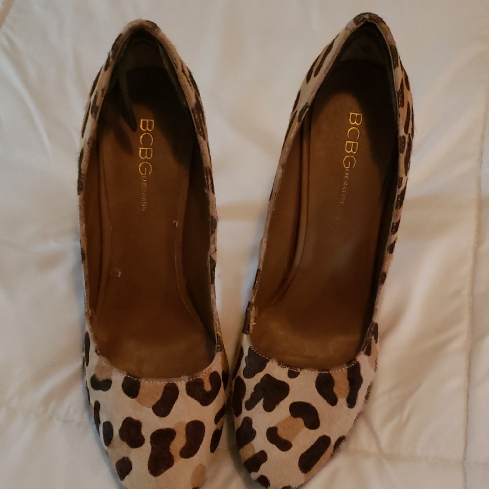 BCBJ shoes size 7 4 inch heel